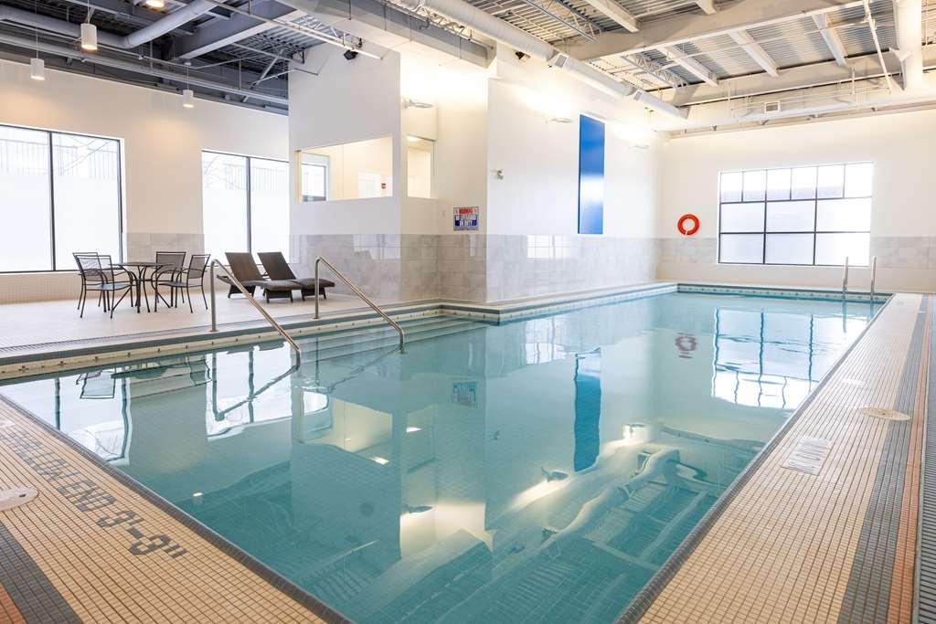 Doubletree By Hilton Calgary North Hotel Facilities photo