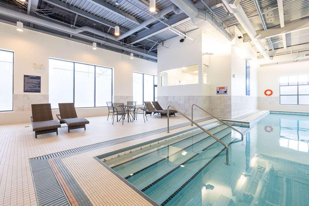 Doubletree By Hilton Calgary North Hotel Facilities photo